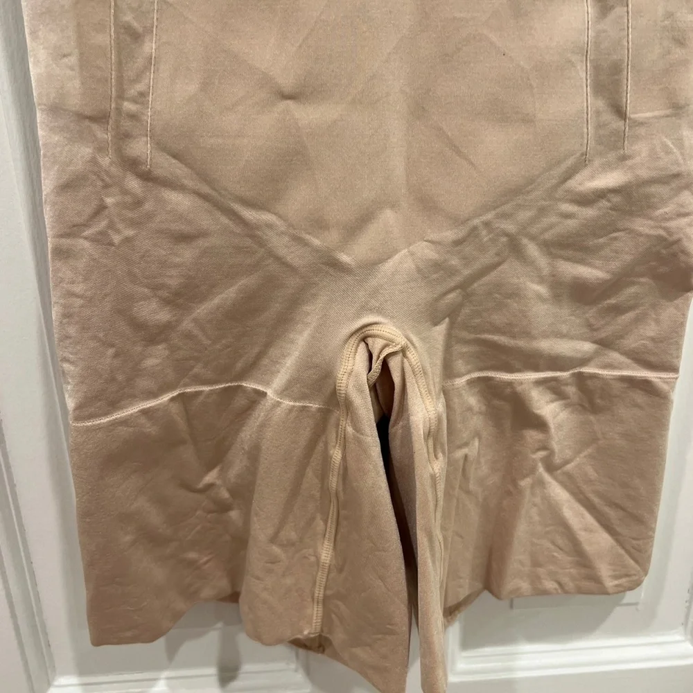 Spanx OnCore High-Waisted Mid-Thigh Short Nude Women’s Size L SS1915 - Picture 2 of 6